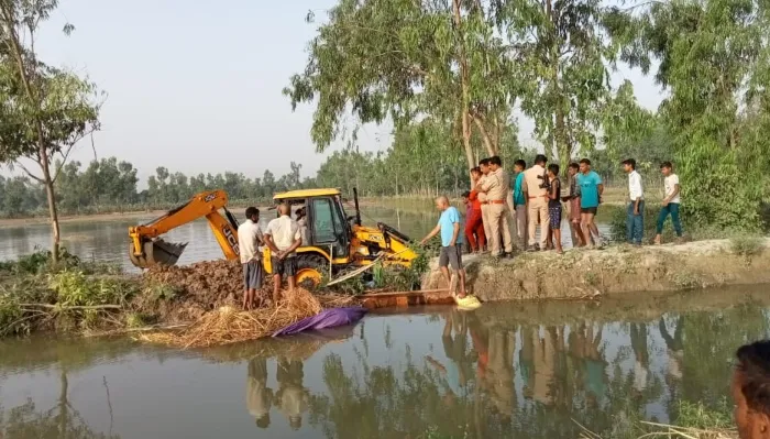 बाराबंकी: माइनर कटने से कई बीघा फसल जलमग्न, लाखों का हुआ नुकसान