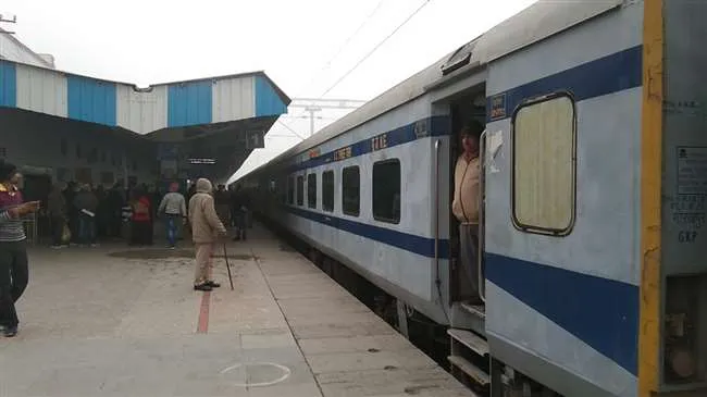 बरेली: एक महीने तक प्रभावित रहेगा त्रिवेणी एक्सप्रेस का संचालन