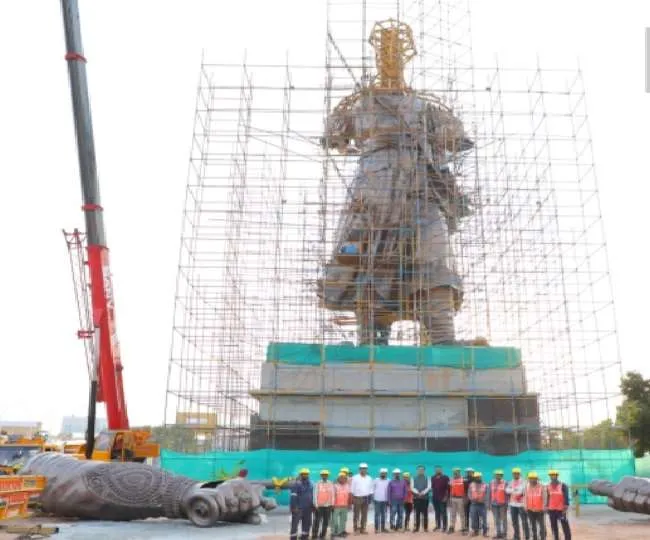 कर्नाटक: केंपे गौड़ा की 108 फीट ऊंची मूर्ति में लगेगी 4 हजार किलो की तलवार