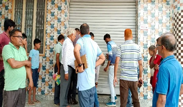 संभल: अवैध रूप से संचालित निजी अस्पताल में स्वास्थ्य विभाग की टीम ने मारा छापा, दो क्लीनिक सील