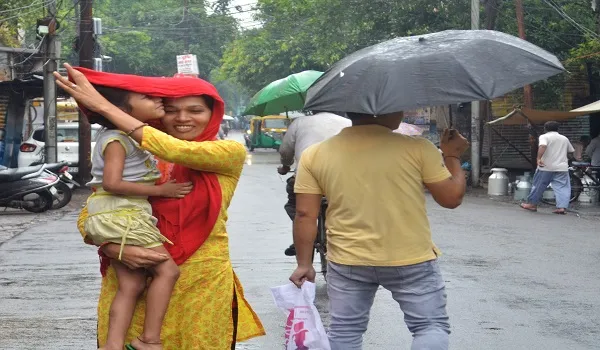 मुरादाबाद: तीन घंटे की बारिश से कम हुआ 10 डिग्री तापमान