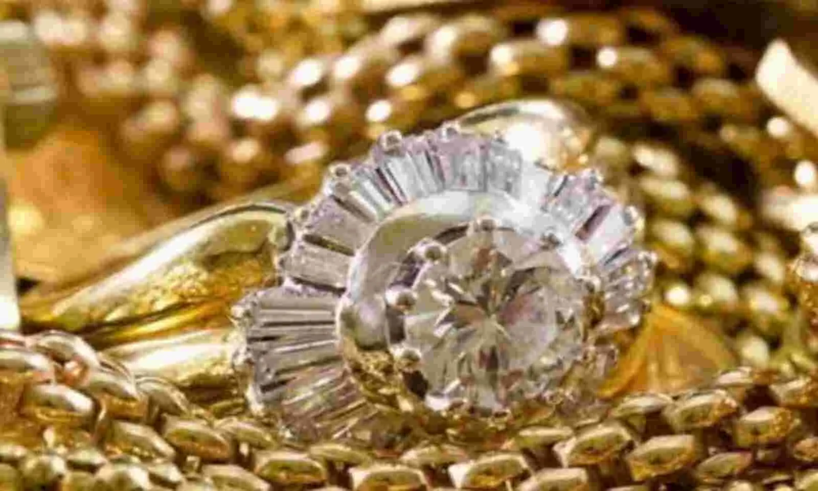 जयपुर में चांदी वाली बस, बस से मिले 1,321 किलो चांदी और आभूषण, 56 लाख बरामद