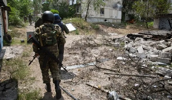 Russia-Ukraine War: पूर्वी यूक्रेन के सिविएरोदोनेत्सक में दाखिल होने के प्रयास में रूसी सैनिक