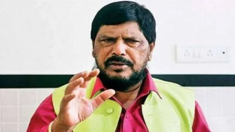 नवनीत राणा दलित हैं, एमवीए सरकार ने राजनीतिक प्रतिशोध के साथ काम किया : रामदास अठावले