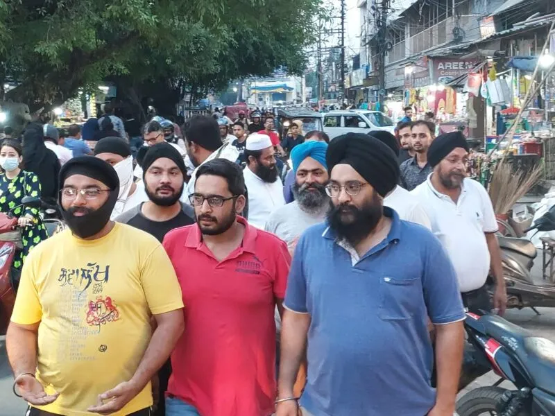 बरेली: कुतुबखाना पुल का व्यापारी कर रहे विरोध तो सोशल मीडिया पर भी पक्ष में चल रही मुहिम