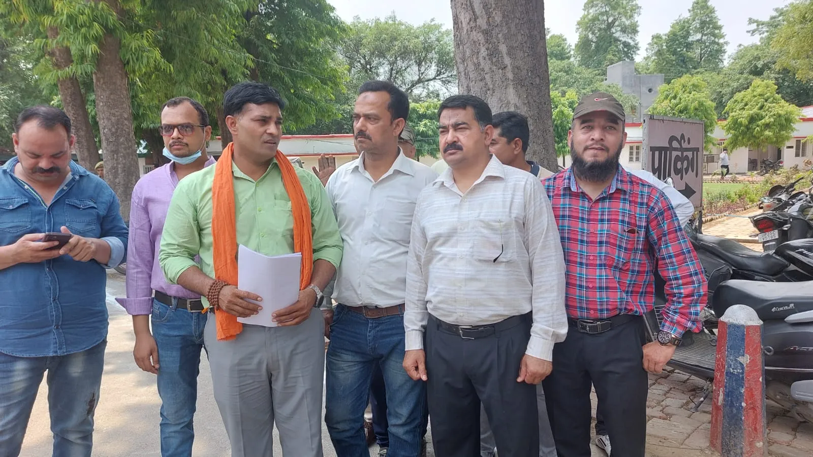 बरेली: हार्टमन कॉलेज प्रबंधन के खिलाफ अभिभावकों ने खोला मोर्चा