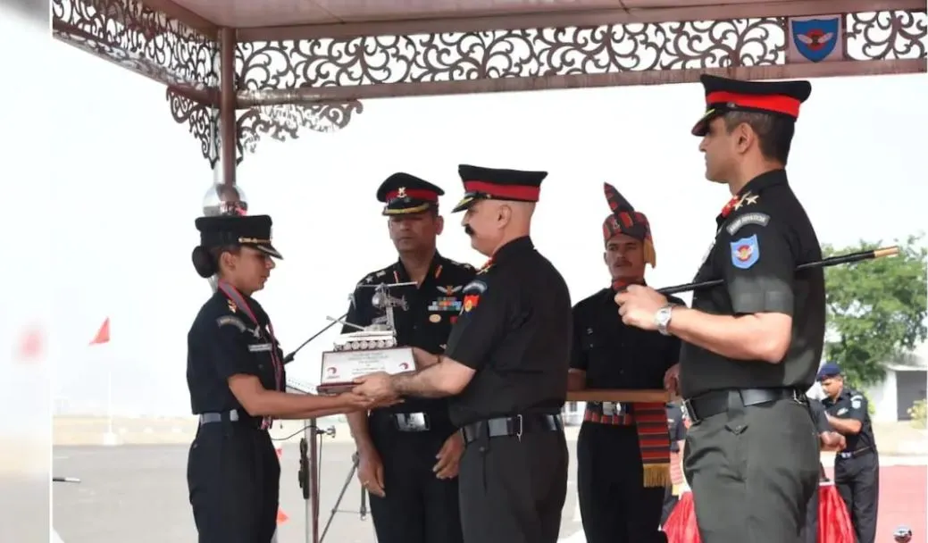 कैप्टन अभिलाषा बराक बनीं सेना की पहली लड़ाकू पायलट