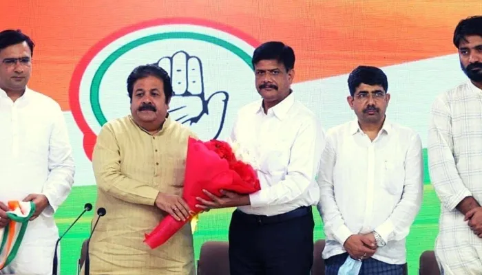 पूर्व मंत्री और BSP नेता नकुल दुबे कांग्रेस में शामिल, मायावती के रहे हैं करीबी