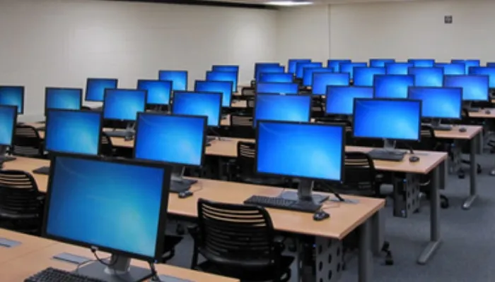 मथुरा रिफाइनरी ने गर्ल्स इंटर कॉलेज में बनवा कंप्यूटर प्रयोगशाला