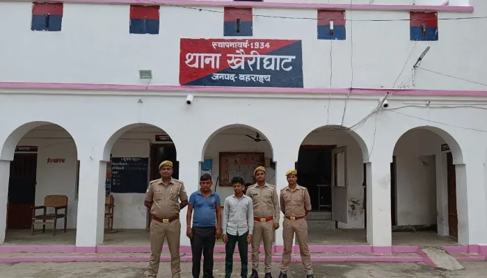 बहराइच: पिता-पुत्र ने नाबालिग को बंधक बनाकर किया दुष्कर्म, गिरफ्तार
