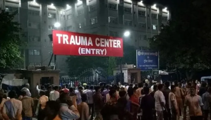 बाराबंकी: हाईटेंशन लाइन की मरम्मत करते समय झुलस कर गिरा संविदा विद्युत कर्मी, हालत गंभीर