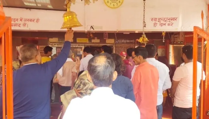 रायबरेली: चुरवा हनुमान मंदिर पर लगा भक्तों का तांता, राजमार्ग पर आवागमन प्रभावित