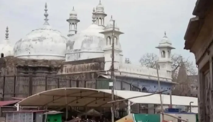 Gyanvapi Masjid Case: कोर्ट कमिश्नर अजय मिश्रा हटाए गए, सर्वे रिपोर्ट जमा करने के लिये मिला दो दिन का समय