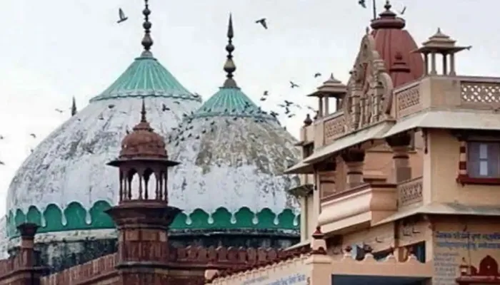 Gyanvapi Masjid Survey: पूर्व कमिश्नर अजय मिश्रा ने कोर्ट को सौंपी सर्वे रिपोर्ट, पुराने मंदिरों का मलबा मिलने का किया दावा