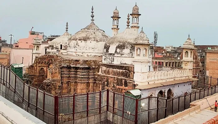Gyanvapi Masjid Survey: विशेष अधिवक्ता आयुक्त ने वीडियोग्राफी सर्वे रिपोर्ट अदालत में की पेश, जल्द ही फैसला सुनाए जाने की जाताई जा रही उम्मीद