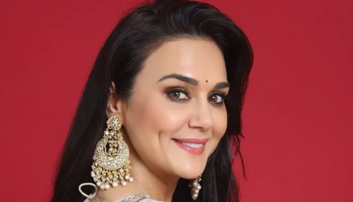 Preity Zinta ने भाईजान के साथ शेयर की Throwback Photo,  लिखा- कैप्शन देना चाहेंगे क्या?