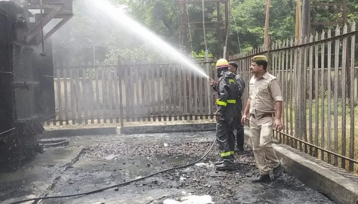 बाराबंकी: ओबरी बिजली उपकेंद्र का ट्रांसफार्मर जला, छह हजार घरों की बिजली आपूर्ति हुई ठप