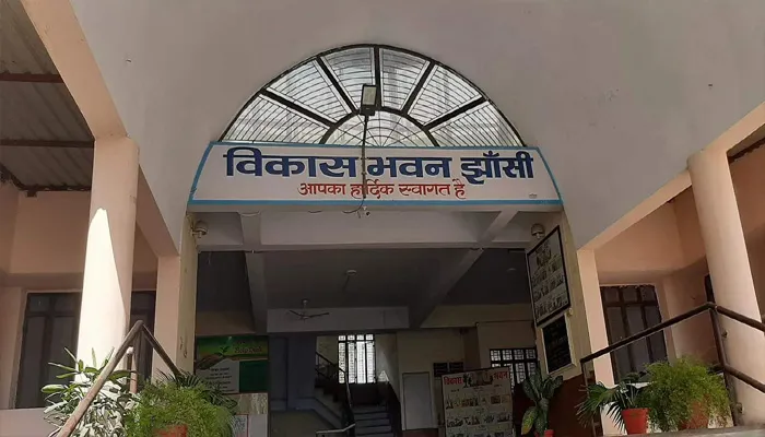 अमृत सरोवर योजना : झांसी में शुरू हुआ 50 तालाबों के जीर्णोद्धार का काम