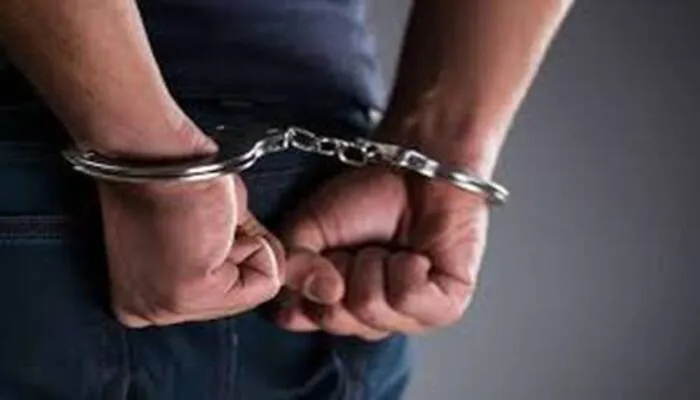 इटावा: पुलिस को मिली बड़ी कामयाबी, गिरफ्तार किए आठ वाहन लुटेरे