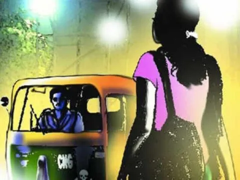 हल्द्वानी: ऑटो में बैठी 12वीं की छात्रा ने किया कुछ ऐसा, मिल रही शाबासी…पुलिस भी हो गई कायल