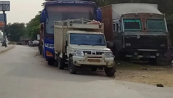 अयोध्या: शहर तक सिमटी निगरानी, हाईवे से नहीं हटी अवैध पार्किंग