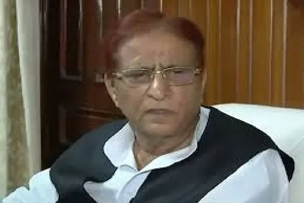 आजम खां की बिगड़ी तबीयत, दिल्‍ली के गंगाराम अस्‍पताल में भर्ती