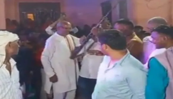 बहराइच: मांगलिक कार्यक्रम में जमकर हुई फायरिंग, पुलिस ने नहीं की कार्रवाई