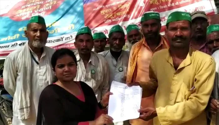 बहराइच: मांगों को लेकर भाकियू ने प्रदर्शन कर सौंपा ज्ञापन, आमरण अनशन की चेतावनी
