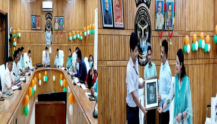 बहराइच: केंद्रीय प्रभारी अधिकारी ने जिले के अधिकारियों के साथ की बैठक, दिए यह निर्देश