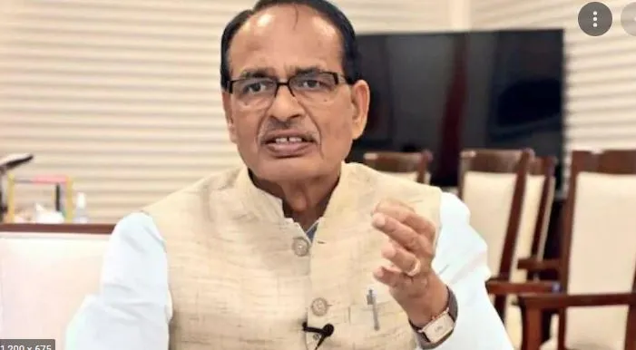 पीएम मोदी के नेतृत्व में देश आगे बढ़ रहा है: शिवराज