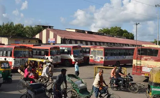 बरेली: अब नए अड्डों से होगा 144 निजी बसों का संचालन