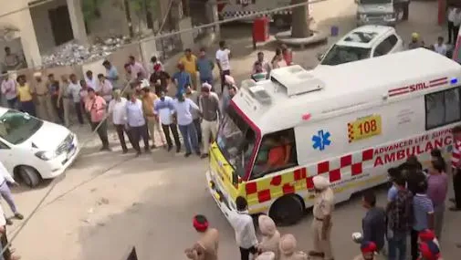 पंजाबी गायक सिद्धू मूसेवाला का मंगलवार को होगा अंतिम संस्कार, कई समर्थक उनके घर पहुंचे