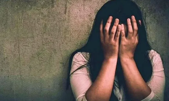 पीलीभीत: चर्चित पंचायत सचिव ढाई साल से कर रहा था युवती का रेप