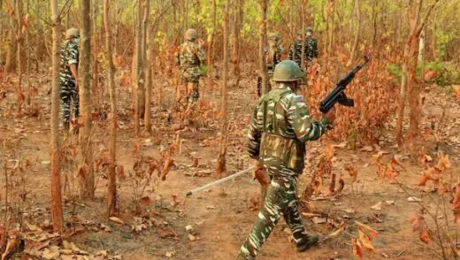 छत्तीसगढ़: पुलिस और नक्सलियों की मुठभेड़, एक जवान शहीद