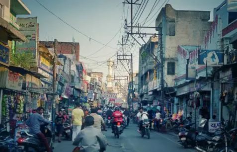 बरेली: कुतुबखाना में पुल के बजाए शहर में चले लाइट मेट्रो
