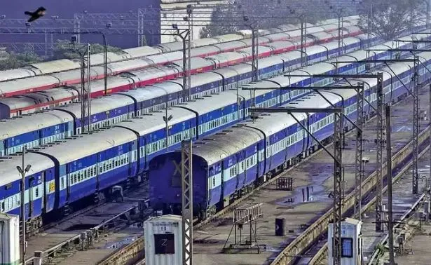 बिजली संकट: रेलवे ने की 42 यात्री रेलगाड़ियां रद्द, कुछ को जल्द ही किया जाएगा बहाल