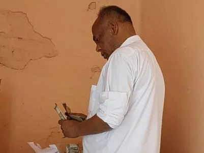 बरेली: तहसीलदार सदर के अर्दली का नोट गिनने वाला वीडियो वायरल