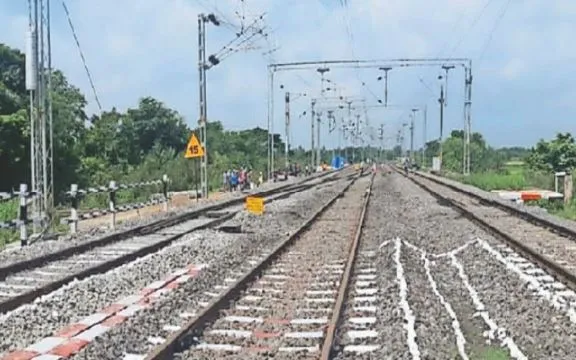 पुड्डुचेरी: रेलवे ट्रैक पर बम विस्फोट, लोगों में फैली दहशत