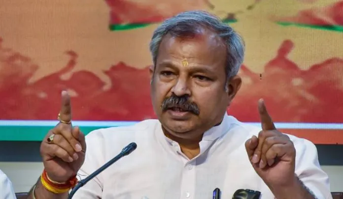 BJP नेता बग्गा की गिरफ्तारी पर बोली भाजपा-  केजरीवाल के औजार के रूप में काम कर रही पंजाब पुलिस