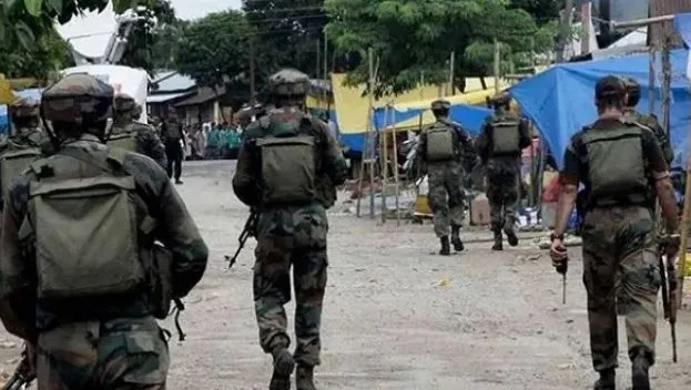 जम्मू-कश्मीर के बारामूला में दो आतंकवादी गिरफ्तार