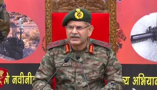 जम्मू-कश्मीर में घुसपैठ की फिराक में 200 आतंकवादी- जनरल उपेंद्र द्विवेदी