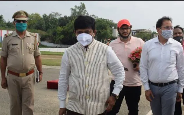 बरेली: एलाइंस एयर की फ्लाइट ने औद्योगिक मंत्री नंदी को चार घंटे कराया इंतजार