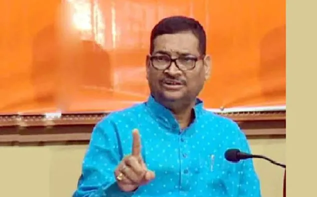 सीएम हेमंत सोरेन और उनकी सरकार भ्रष्टाचारियों के पीछे खड़ी है- दीपक प्रकाश