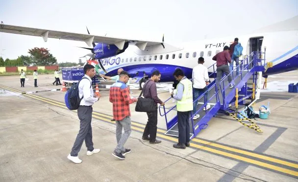 छत्तीसगढ़: विमान सेवा के पहले दिन जगदलपुर से 37 जवान हुए रवाना 