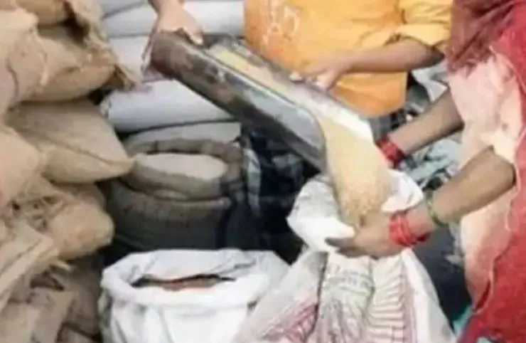 बरेली: चना और तेल की वजह से रुका राशन वितरण
