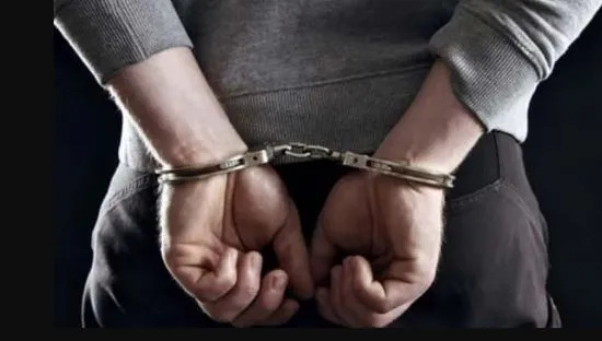 महिलाओं को ब्लैकमेल कर बलात्कार करने का आरोपी गोवा से गिरफ्तार