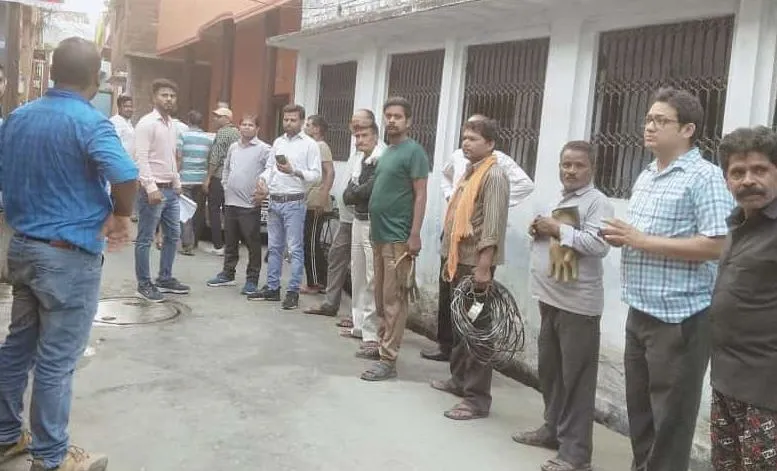 बरेली: बिल न जमा करने पर प्रसाद टाकीज, रेमंड शोरूम की बिजली काटी