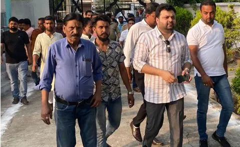 बरेली: वक्फ की जमीन पर अतिक्रमण देख भड़के शिया वक्फ बोर्ड अध्यक्ष