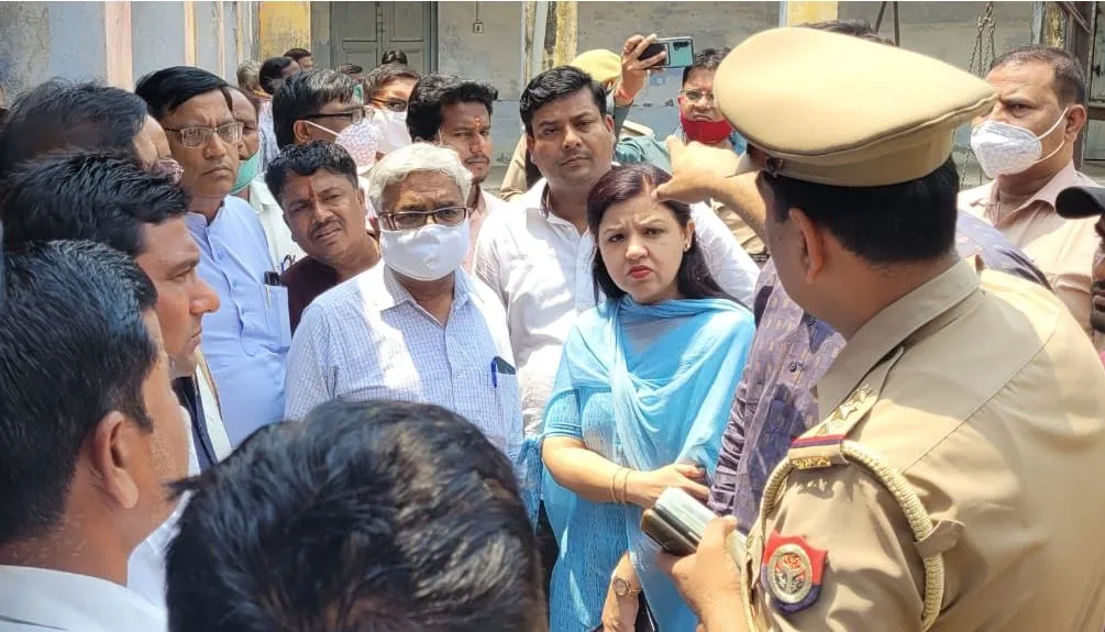 बरेली: महेश के परिवार से मिले एससी-एसटी आयोग के उपाध्यक्ष