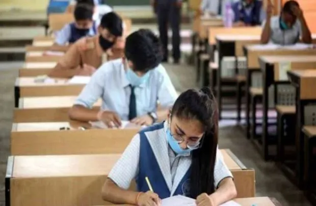 बरेली: छात्रों की मेल आईडी तैयार कराना शिक्षकों के लिए बनी चुनौती